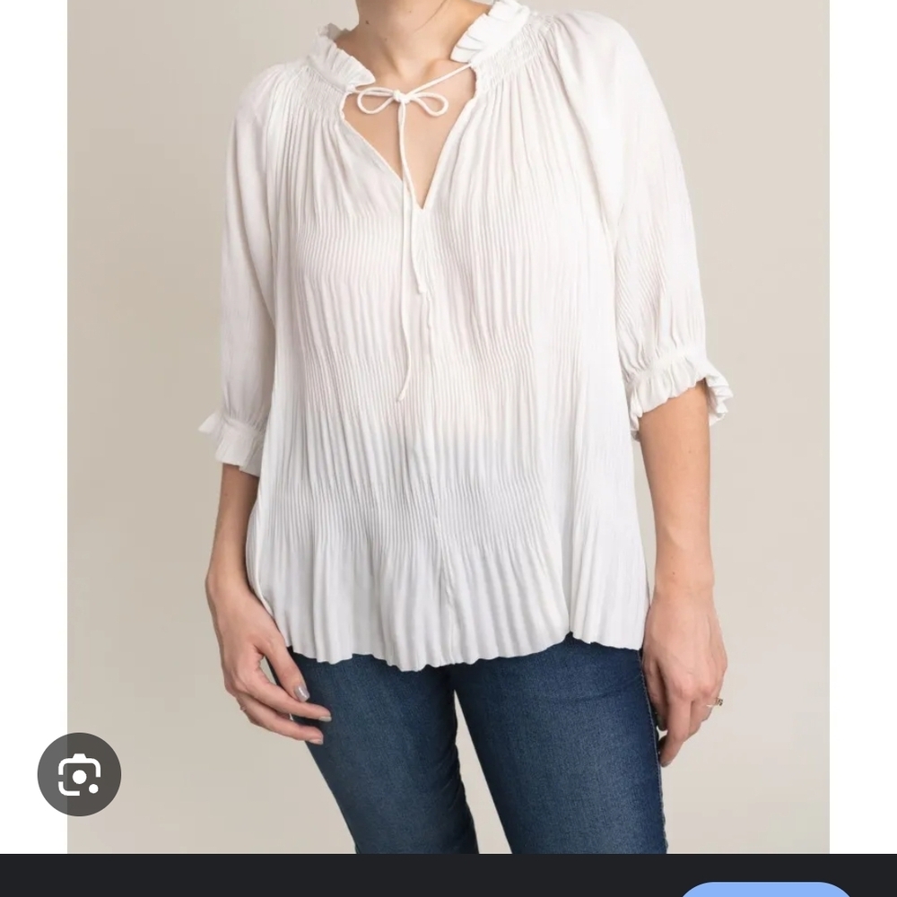 Chic White Ruffle Blouse